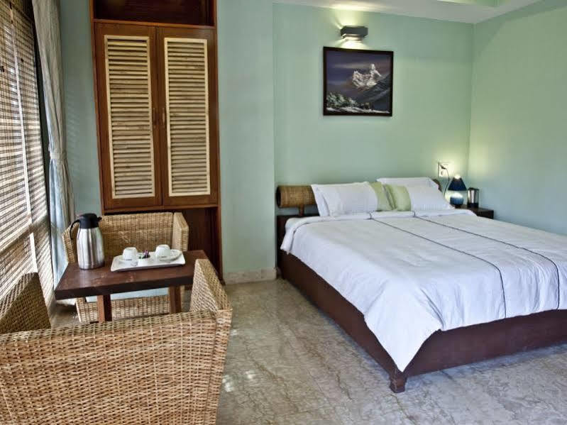Hotel Rains Inn Гувахати Экстерьер фото
